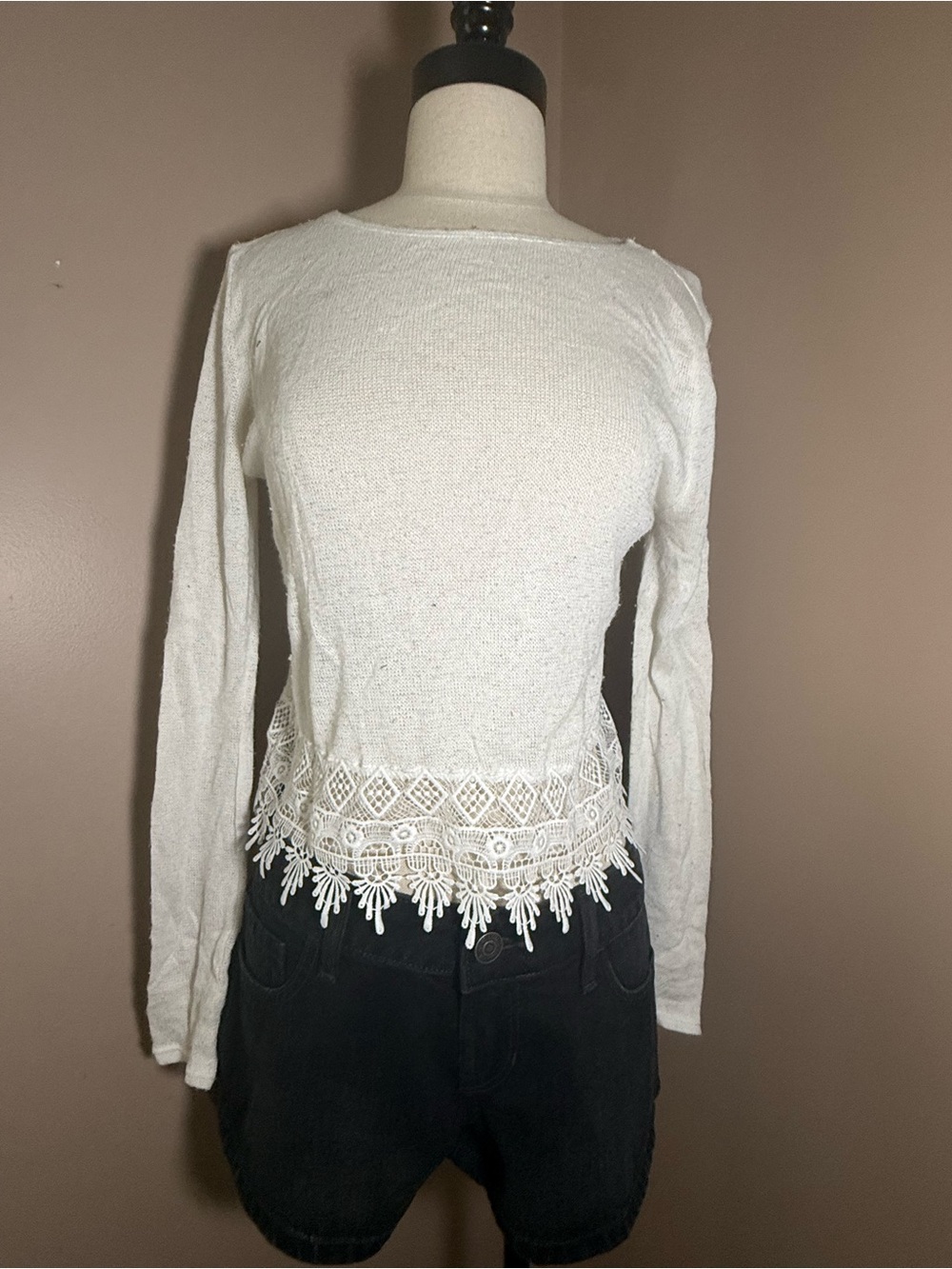 White Lace-Hem Long Sleeve Top